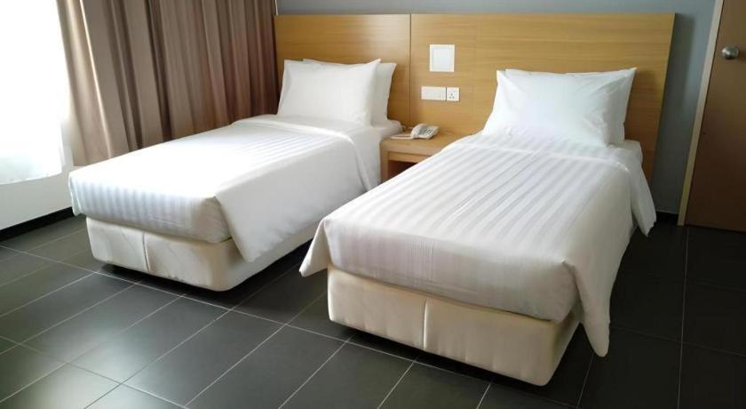 קוטה קינבלו Hotel Seri Perkasa מראה חיצוני תמונה